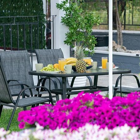 Afroditi Holiday Home - Blue Apartment Svoronata Extérieur photo