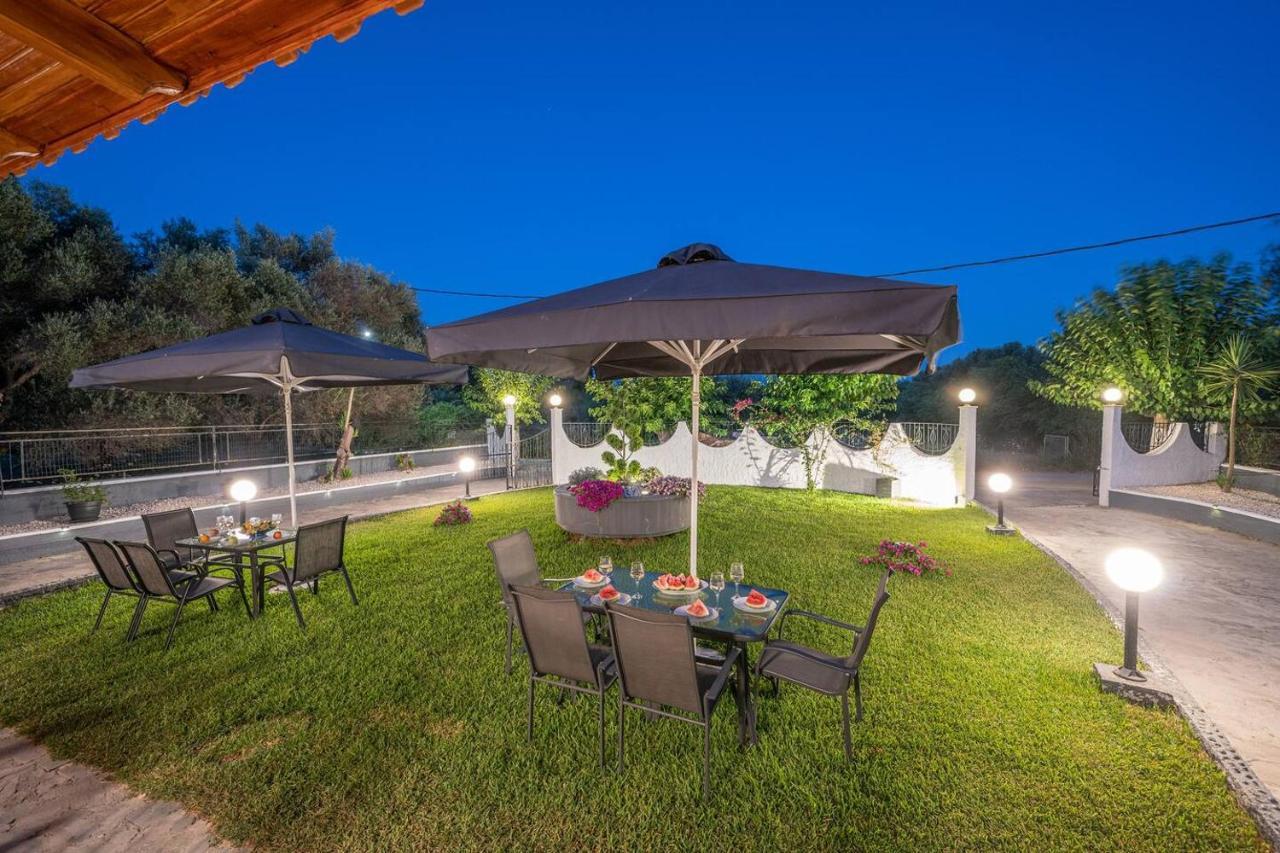 Afroditi Holiday Home - Blue Apartment Svoronata Extérieur photo