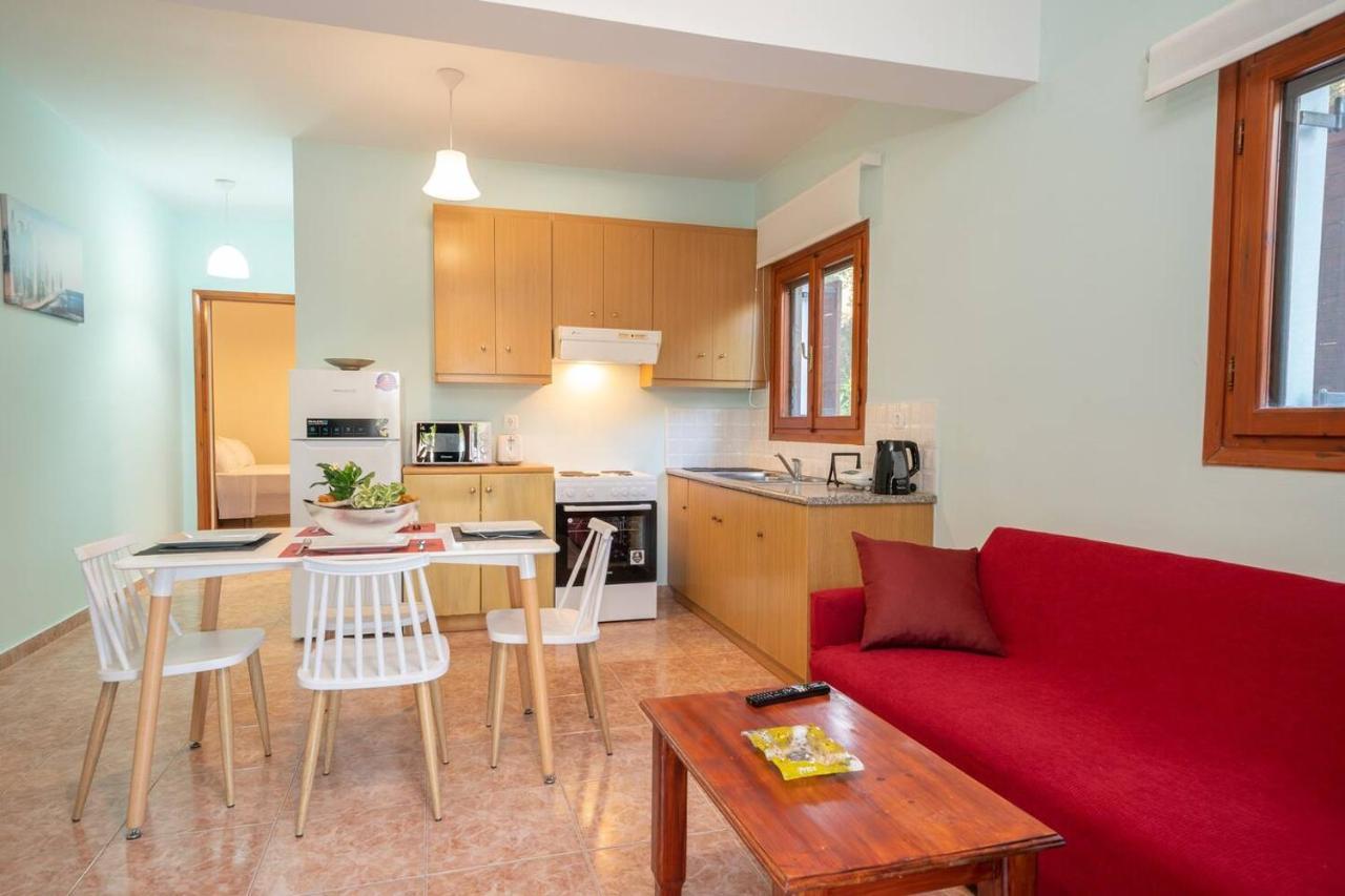 Afroditi Holiday Home - Blue Apartment Svoronata Extérieur photo
